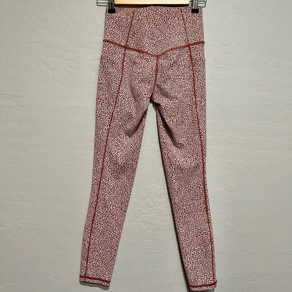 Athleta Salutation Stash Textured Tight in White & Orange Cheetah Print, XS Tall - Picture 4 of 9